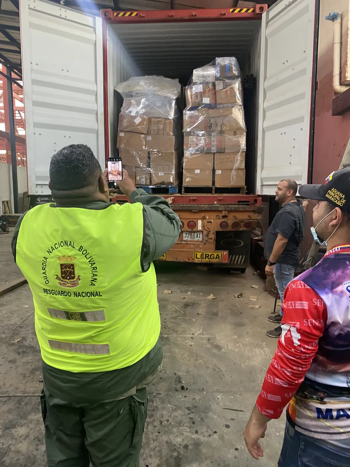 Inspección aduanera de contenedor